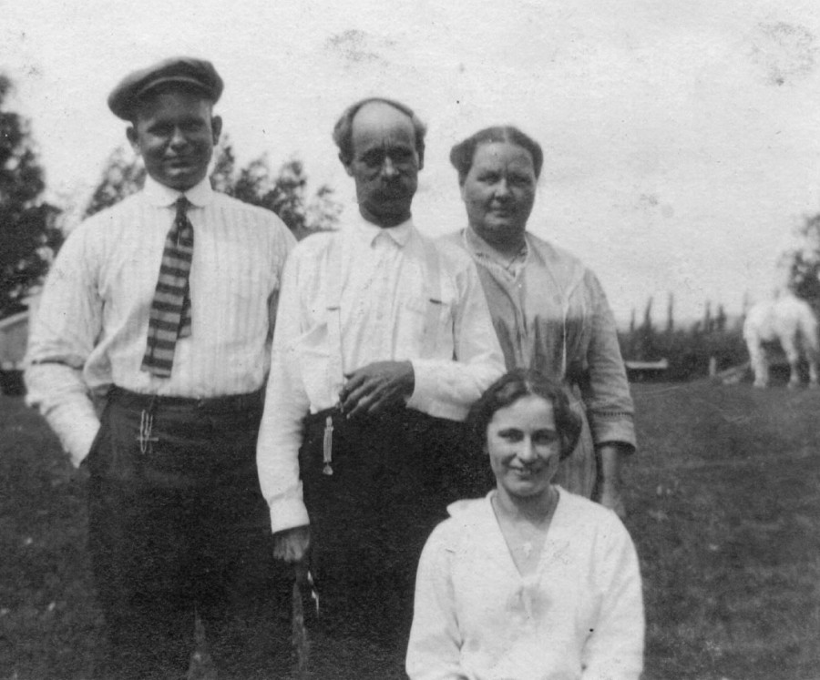 Harold Cornelius Angland with father, Bjor, Mother Annie, and sister, Marion